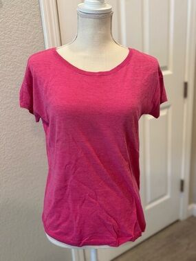 Talbots Short Sleeve Scoop Neck Tee in Fuchsia